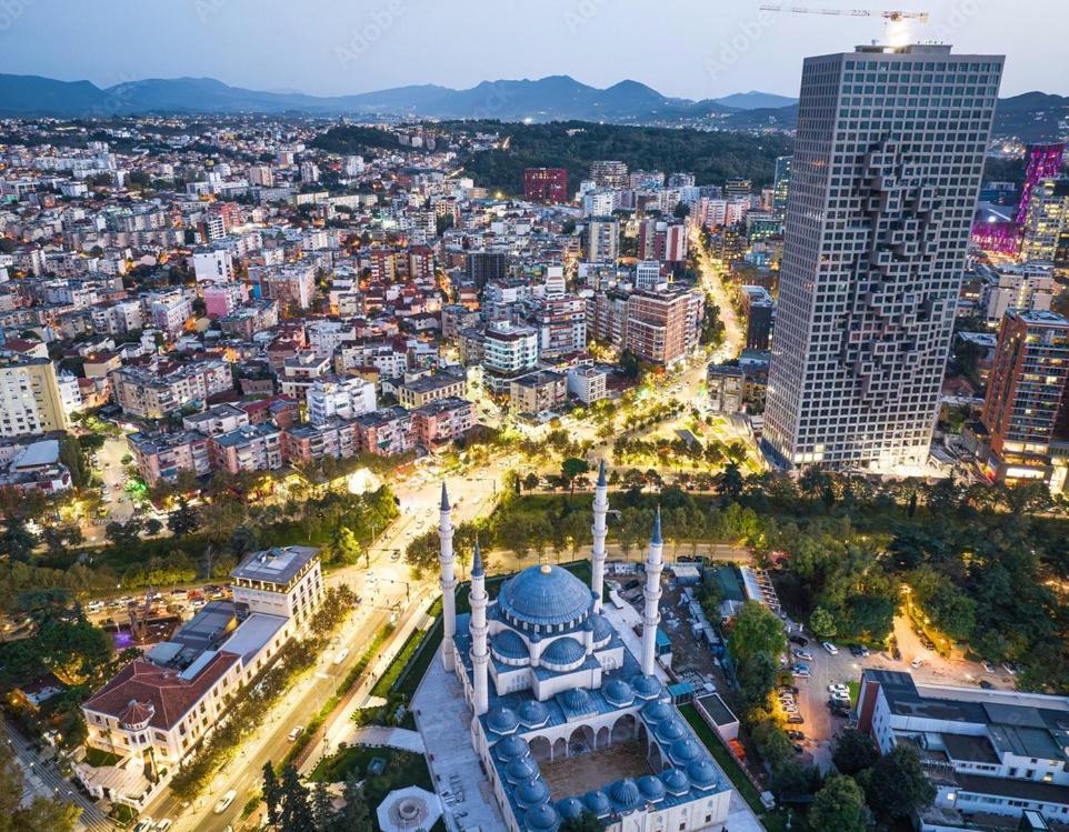 Ayso Inn Tirana City Center Exteriör bild